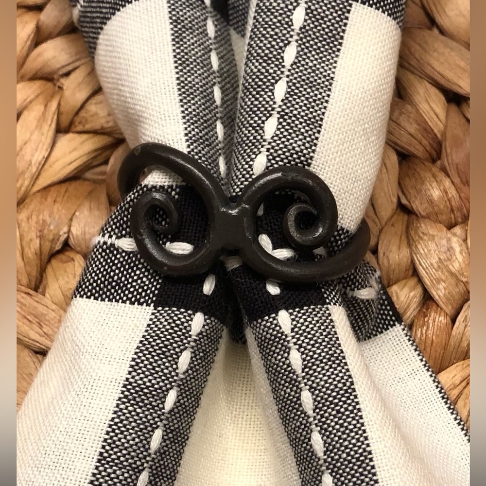 Scrolled Black Iron Napkin Rings (6)